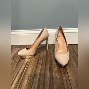 NWOT! JLO JENNIFER LOPEZ Sela Platform Pump - Size 7 1/2M